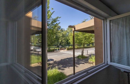 Albi Apartment | Le Rochegude,Park view - Parking - Railway station