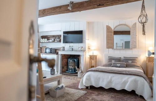 Enclos Apartment | LE ROMANTICA - Les Suites Romantiques Honfleur