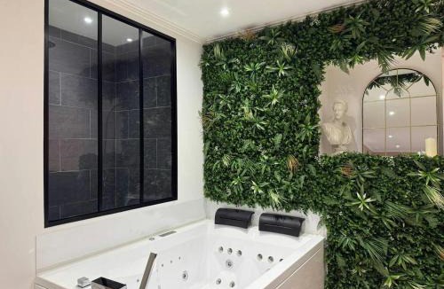Noyal-Pontivy Apartment | Le RomAntik
