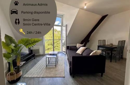 Chinon Apartment | Le Ronsard, vue sur forteresse