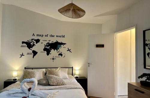 Chinon Apartment | Le Ronsard, vue sur forteresse