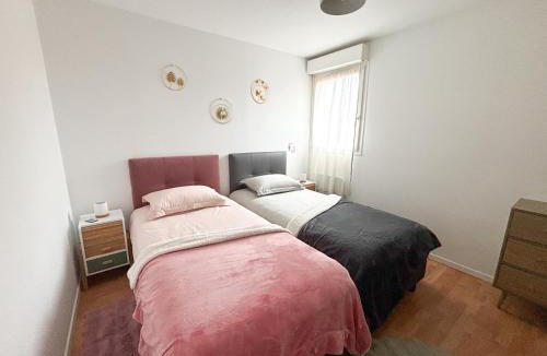 Lisieux Apartment | Le Roses- Spacieux T3 cosy proche gare de Lisieux