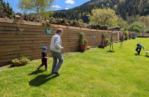 Fougax-et-Barrineuf House | Le rouge Robin