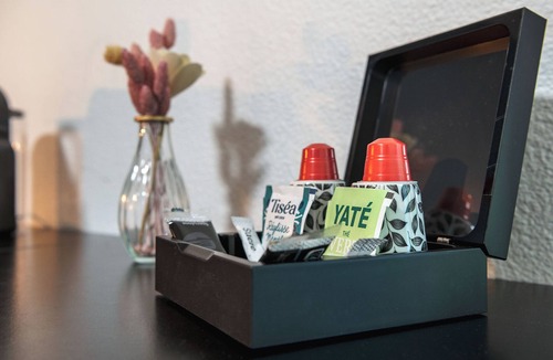 Saint-Laurent-des-Vignes Hotel | Le Roxane