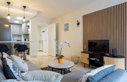 Carnot Apartment | Le Roxane joli cocon avec petit terrasse