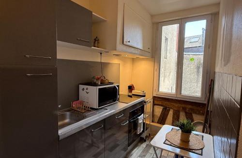 Old Town Apartment | Le Royal Colbert - Hyper Centre - Cozy & Elegant