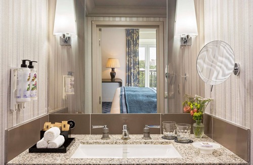 Bellecour - Hotel Dieu Hotel | Le Royal Hotel Lyon - MGallery Collection