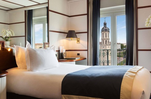 Bellecour - Hotel Dieu Hotel | Le Royal Hotel Lyon - MGallery Collection