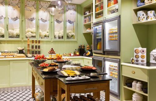 Bellecour - Hotel Dieu Hotel | Le Royal Hotel Lyon - MGallery Collection