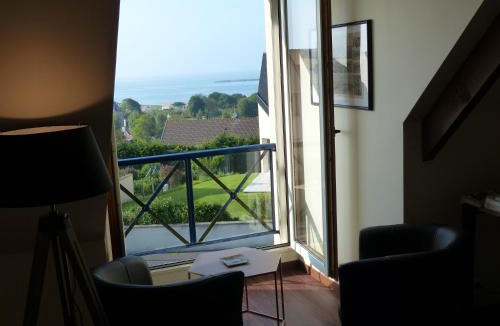 Arromanches-les-Bains Bed & Breakfast | LE RUBAN BLEU FACE A LA MER