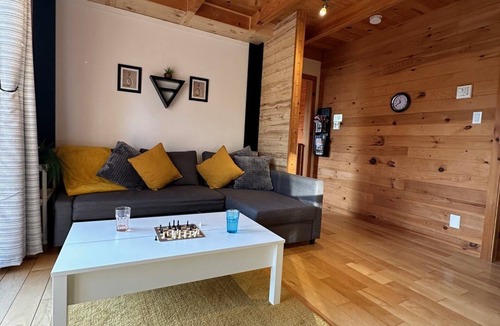 Pohenegamook Ski Chalet | Le Rustique Moderne Détente | Lake Access