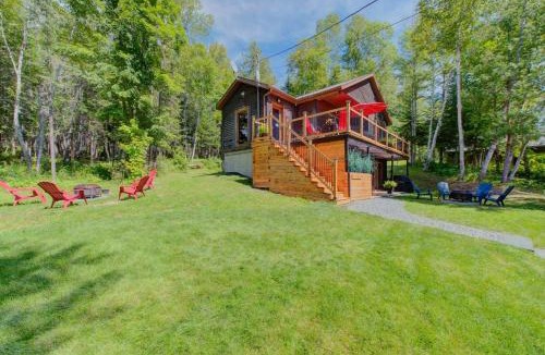 Pohenegamook Ski Chalet | Le Rustique Moderne Detente - Lake Access