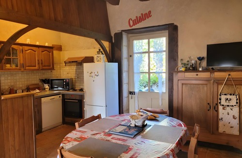 Saint-Germain-du-Salembre House | Le Séchoir d'Alice: Holiday Home with Private Terrace, Garden & Wi-Fi