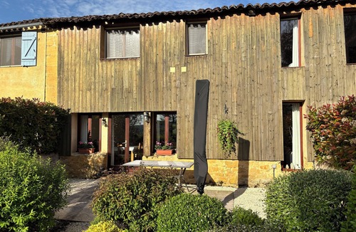 Cales Cottage | Le Séchoir at Cours du Fleuve Gîte Complex