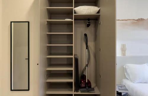 Yves Farge - Le Fleuve Apartment | Le Saône - Cosy Studio Lyon