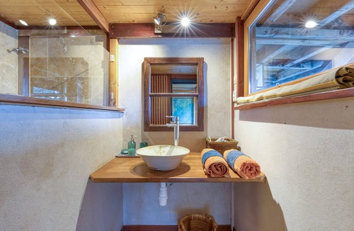 Moureze Bed & Breakfast | Le Sabel - Blue Room B&B with Mountain View, Shared Pool