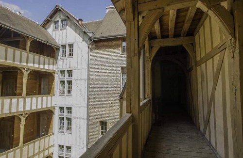 Old Town Apartment | Le Sacré Troyes - TROYES