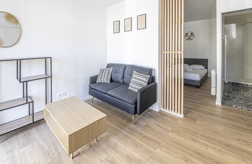 Saint-Barthelemy-d'Anjou Apartment | Le Saint Barth - Studio moderne et cosy
