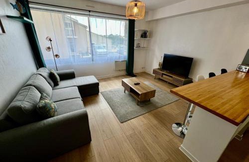 Poitiers Apartment | Le Saint-Hilaire - appartement calme + parking