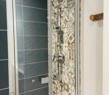 Chatuzange-le-Goubet House | Le Saint Marin