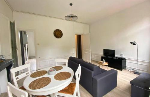 Gare Apartment | Le Saint Pierre - Bourgeois Elegance, Station & Center