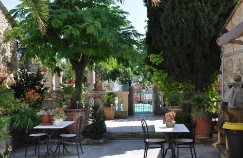 Mirabel-aux-Baronnies Hotel | Le Saint Victor