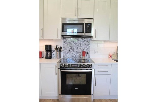 Trois-Rivieres Apartment | Le Sainte-Julie Loft & Parking