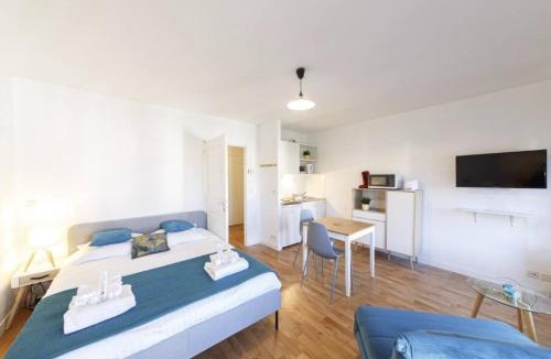 Laval Apartment | Le Salmson - 700m gare - Studio