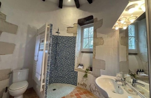 Lureuil Bed & Breakfast | Le Salon at La Brosse Estate – Accessible & Pet-Friendly Countryside Escape