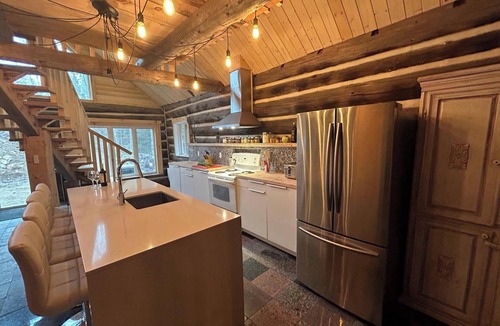 Sainte-Emelie Ski Chalet | Le Saphira - Chalet en bois rond