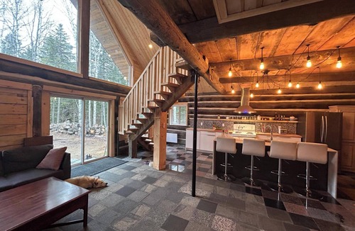 Sainte-Emelie Ski Chalet | Le Saphira - Chalet en bois rond