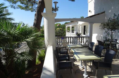 Clermont-l'Herault Hotel | Le Sarac Hôtel