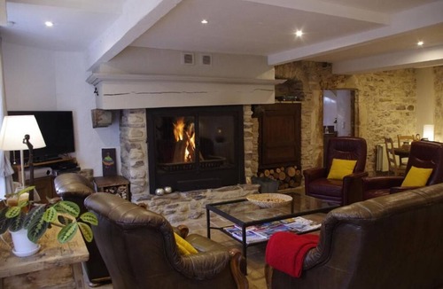 Menee House | Le Sareymond