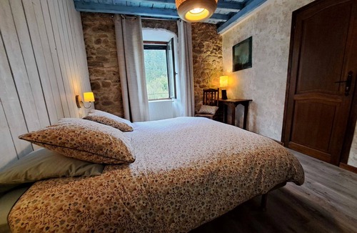 Menee House | Le Sareymond