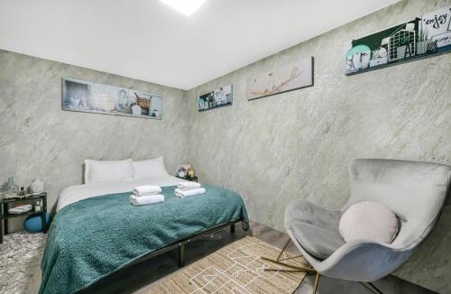 Bobigny Apartment | Le Sauvage - 4 prs - Wifi -Proche Paris