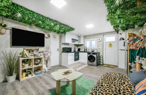 Bobigny Apartment | Le Sauvage - 4 prs - Wifi -Proche Paris