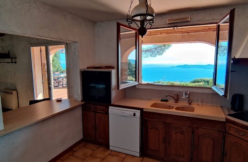 Le Lavandou House | Le Sauvaire panoramic villa.