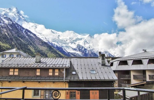 Chamonix City Centre Apartment | Le Savoisien by Interhome