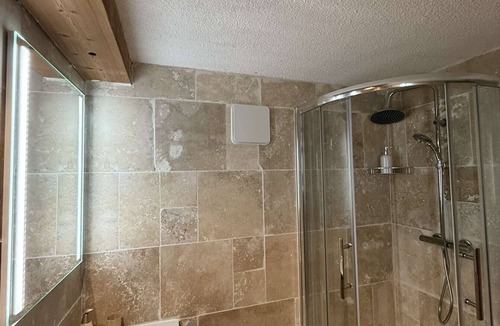 Bellevaux Apartment | Le Savoyard - Bar & Jacuzzi