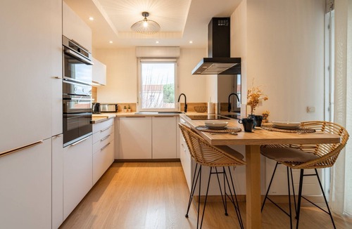 Tarbes Apartment | Le Scandinave ~ Balcony ~ Digital Nomads