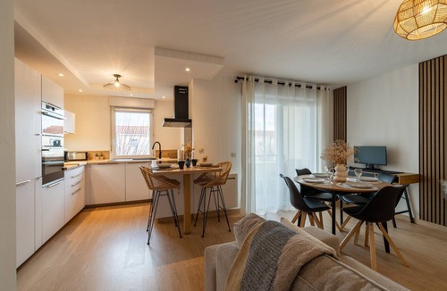 Tarbes Apartment | Le Scandinave ~ Balcony ~ Digital Nomads