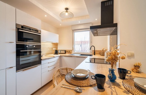 Tarbes Apartment | Le Scandinave ~ Balcony ~ Digital Nomads