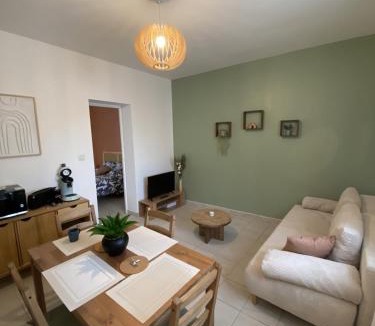 La Suze-sur-Sarthe Apartment | Le Scandinave Gare Riviere 4p Reve au Mans
