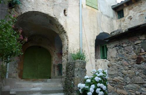 Graissessac House | Le secadou