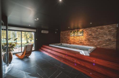 Argentre-du-Plessis Apartment | Le Secret de l'Elixir