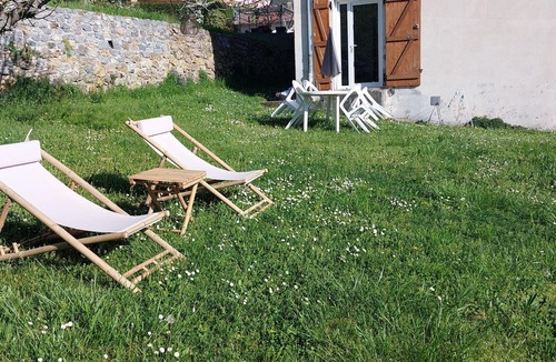 Belvedere Apartment | Le Serre - Studio with large private garden.