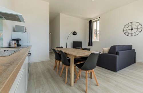 Castelsarrasin Apartment | LE SICRE - T3 confort, centre Castelsarrasin, parking