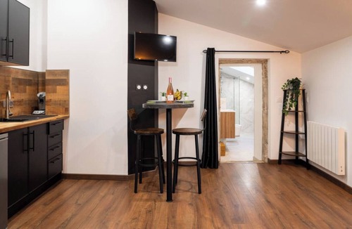 Macon Apartment | Le Sigorgne Downtown Station