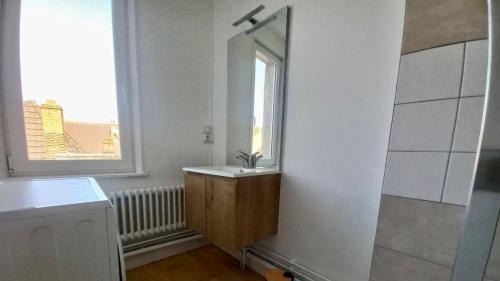 Autun Apartment | Le sillage de Balthus