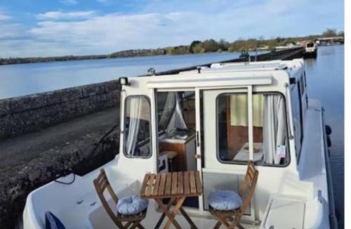 Bazolles Boat Rental | Le sittele